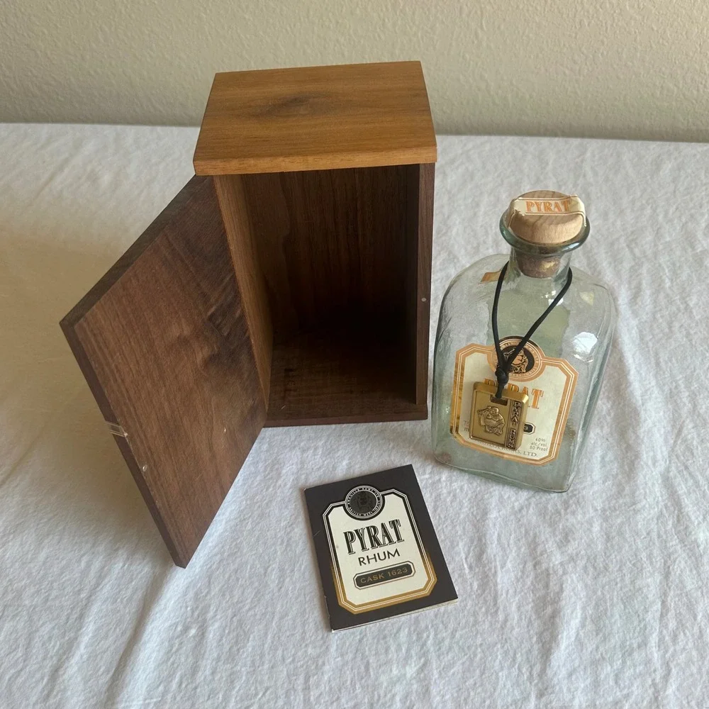Very RARE Pyrat Rum CASK 1623 Walnut Box Display Case Empty Bottle Collectable